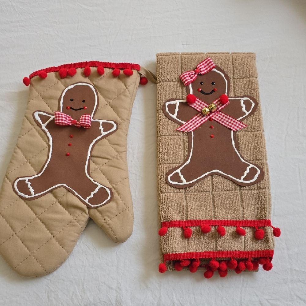 Gingerbread Man Oven Mitt and Towel Set - Brown and Red